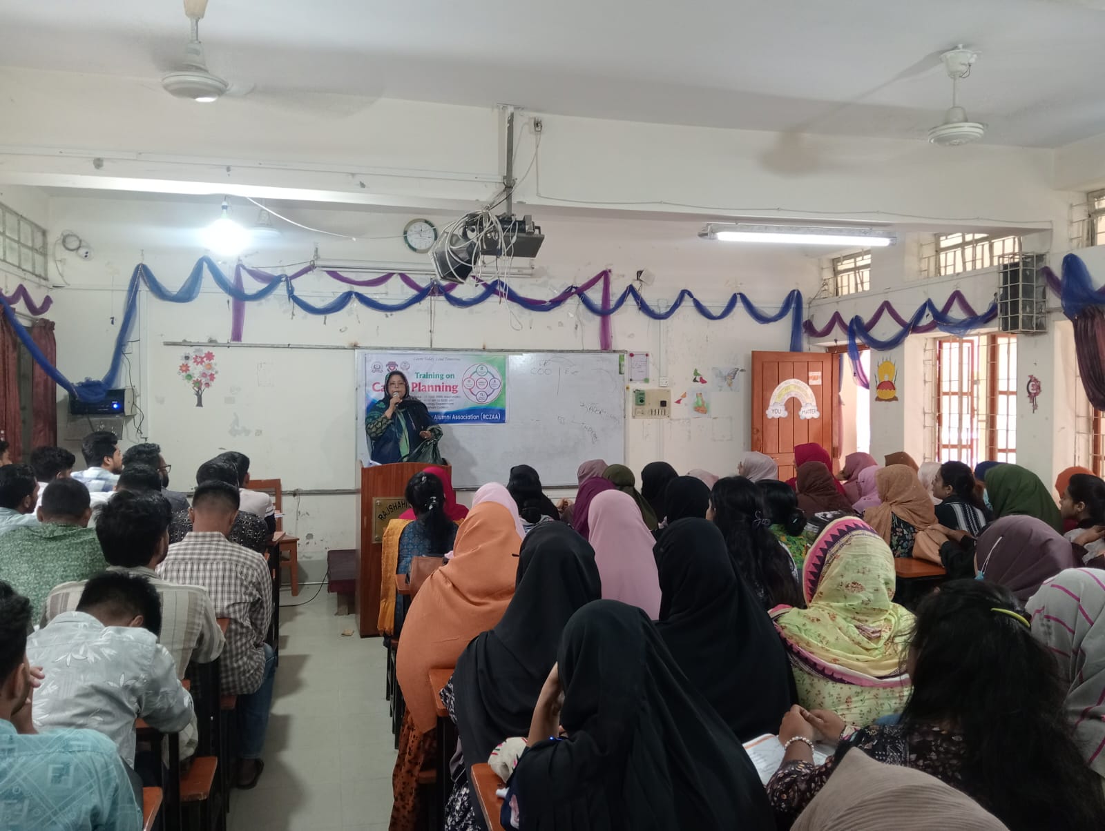 রাজশাহী কলেজে ”লিডারশিপ অ্যান্ড ইফেক্টিভ কমিউনিকেশন স্কিলস ফর জব” শীর্ষক একটি প্রশিক্ষণ কর্মশালা অনুষ্ঠিত